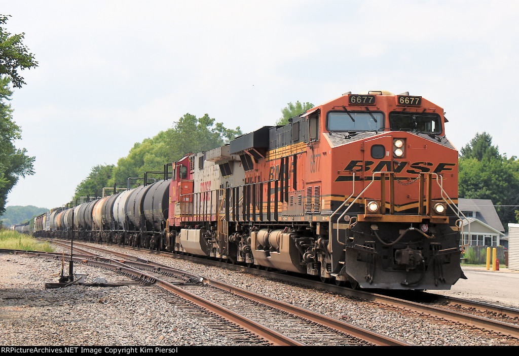 BNSF 6677